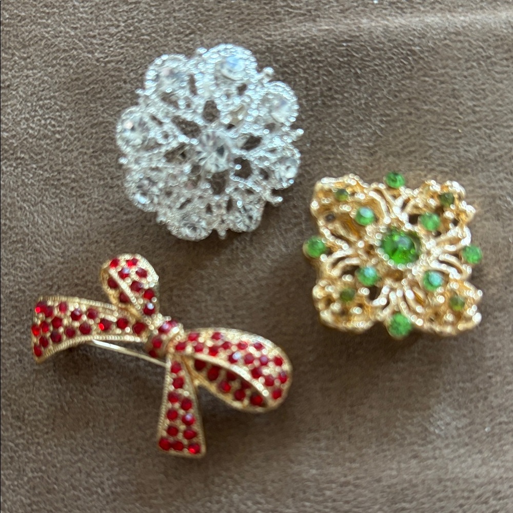 Red Green Gold Silver Brooch Trio – Vintage Style Pins Set of 3